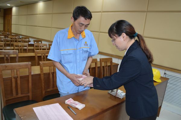 命運無情人間有愛——華昌全體員工踴躍為困難職工捐款