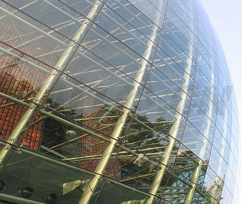 建筑幕墻里的全玻幕墻相關知識-華昌鋁業